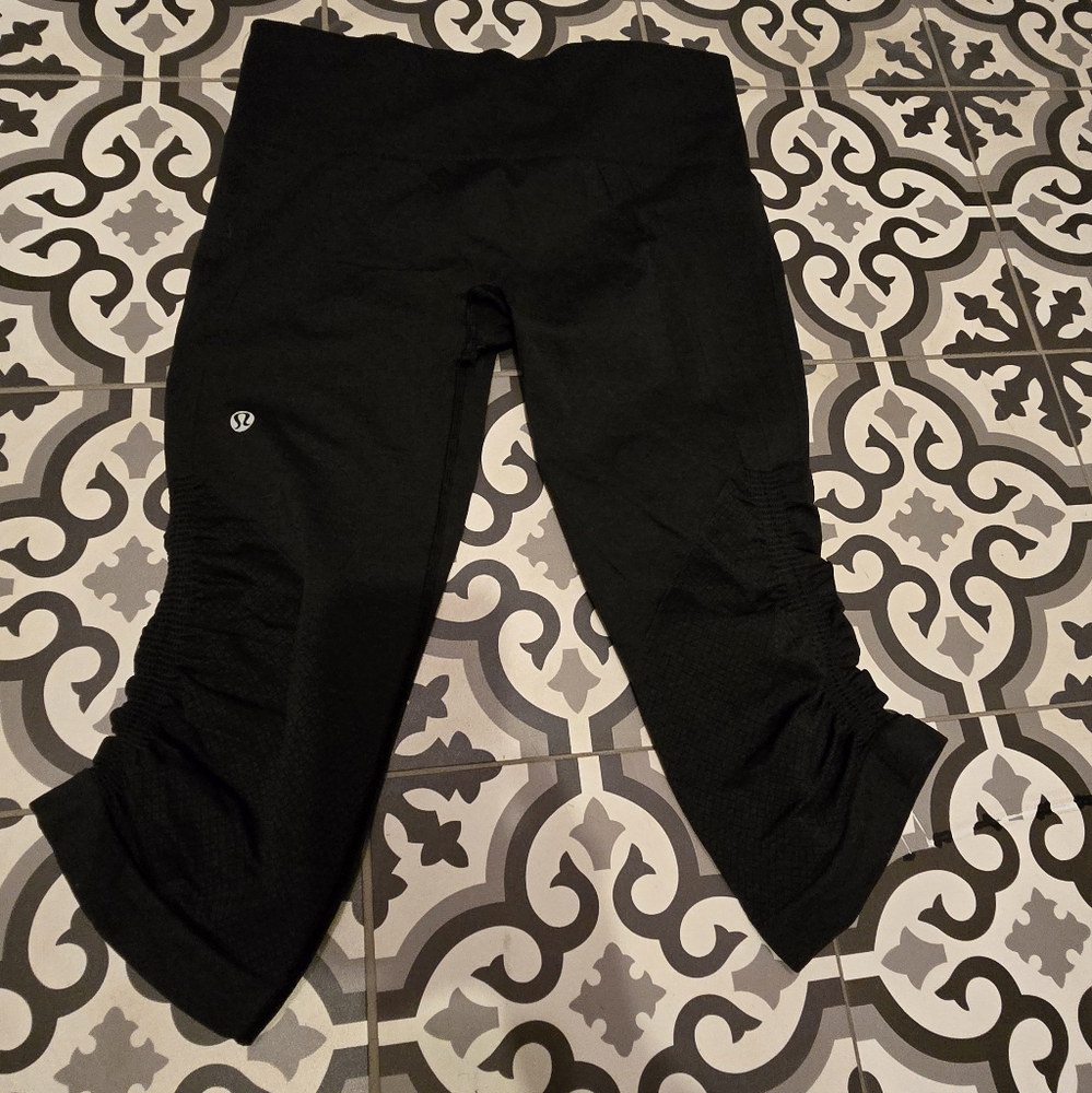 Lululemon short leggings